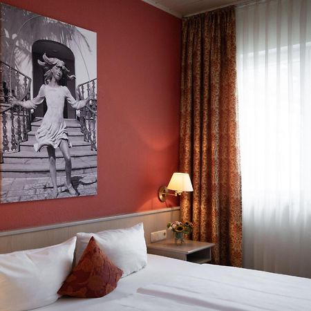 Landhotel 3Kronen Adelsdorf Extérieur photo