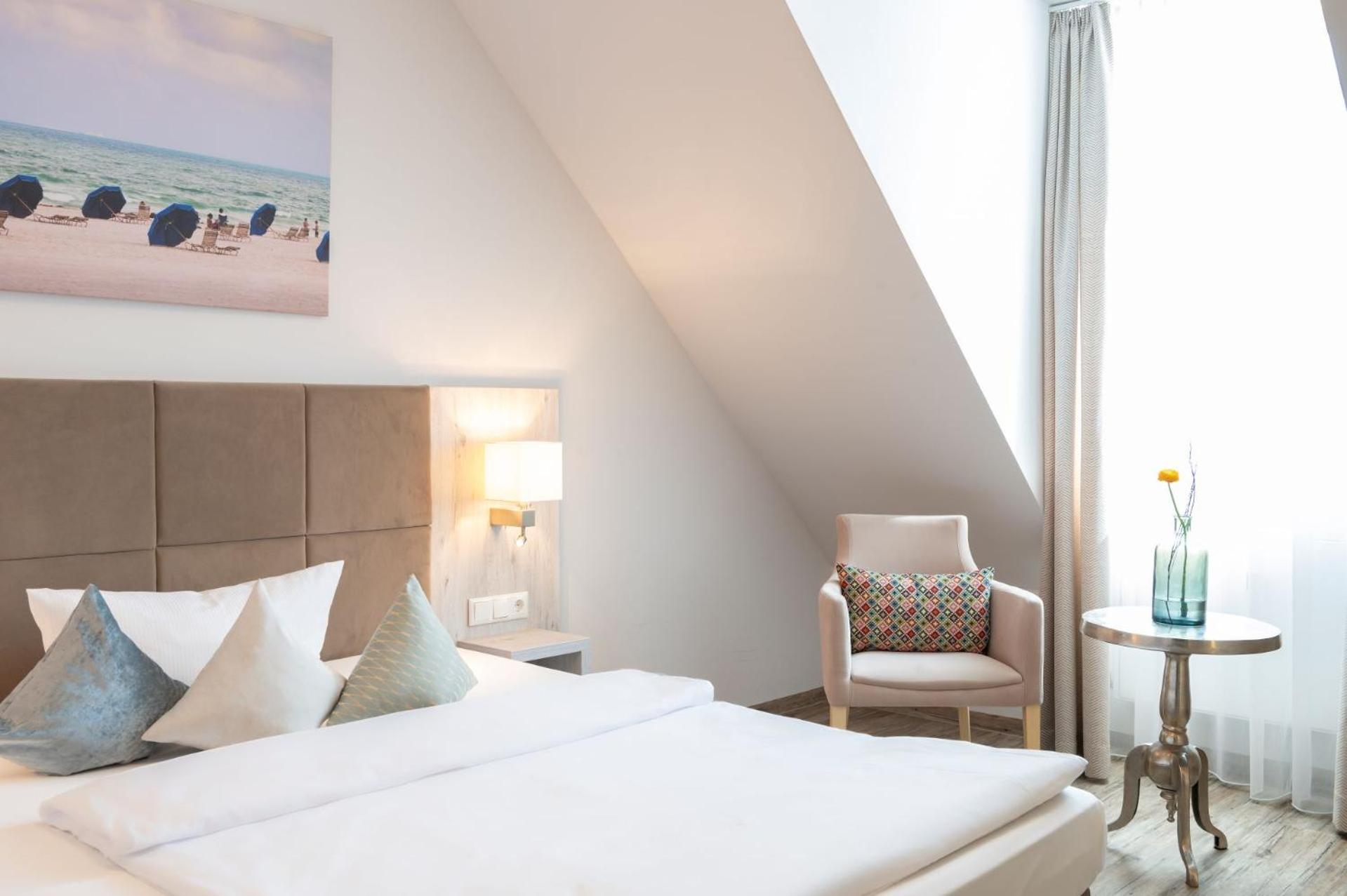 Landhotel 3Kronen Adelsdorf Extérieur photo