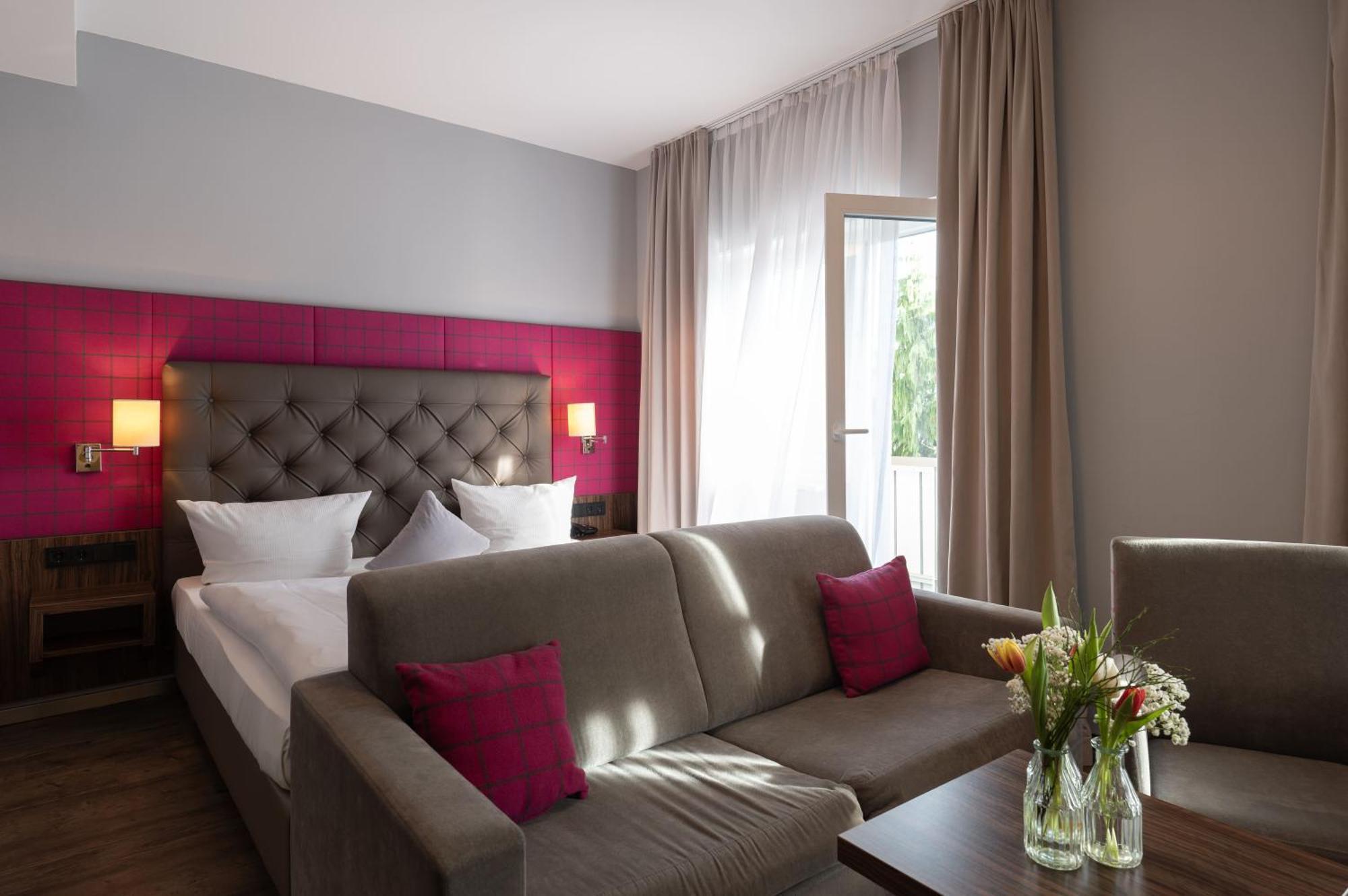 Landhotel 3Kronen Adelsdorf Extérieur photo