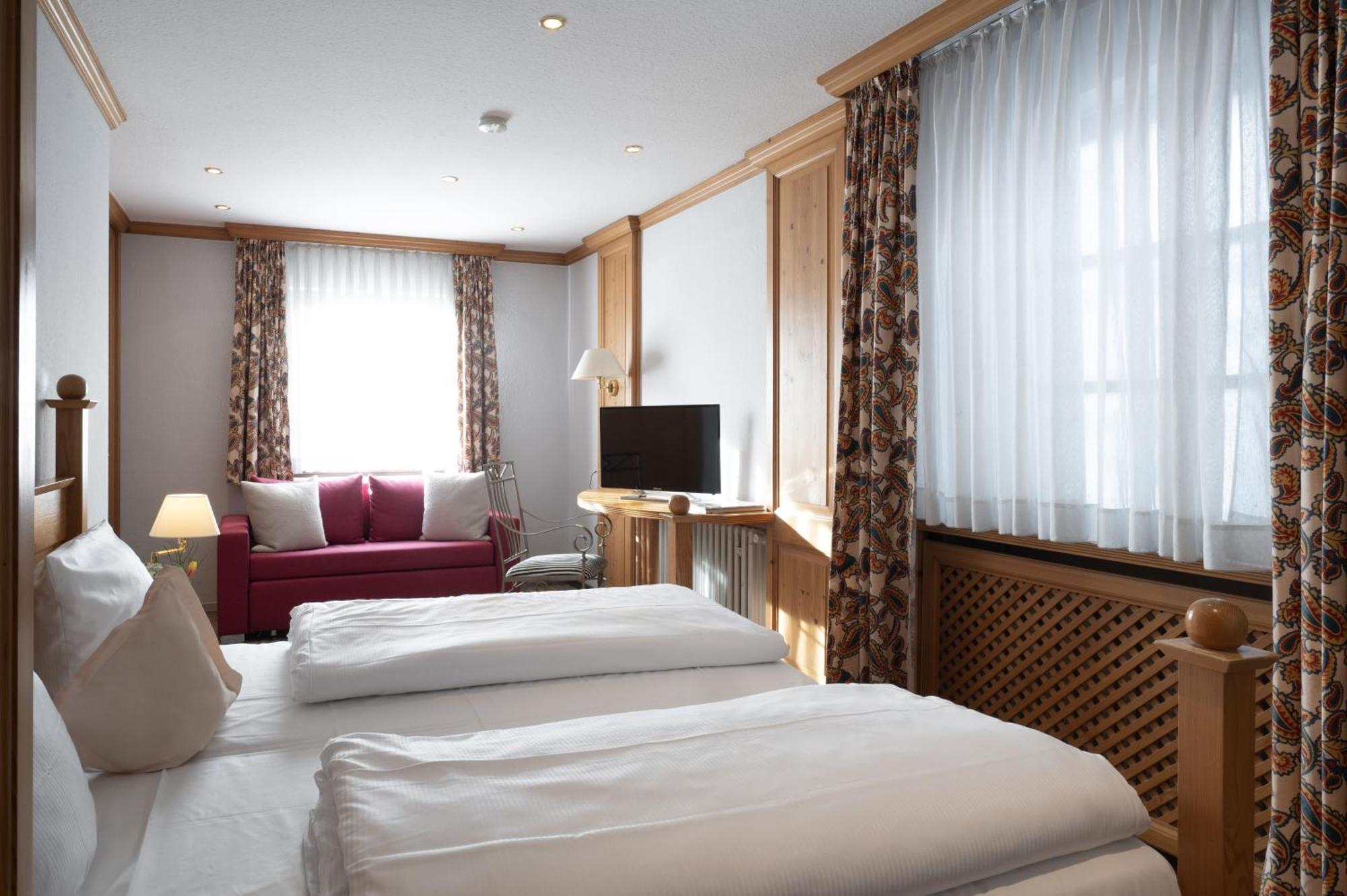 Landhotel 3Kronen Adelsdorf Extérieur photo