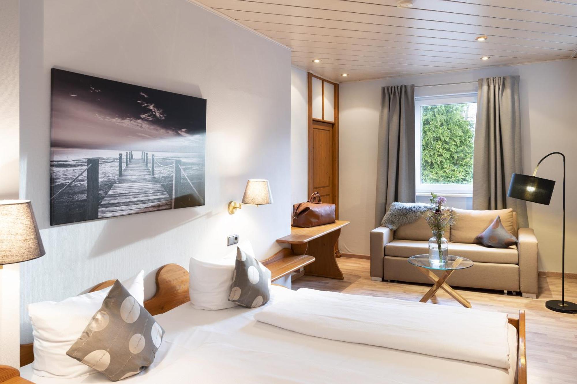 Landhotel 3Kronen Adelsdorf Extérieur photo