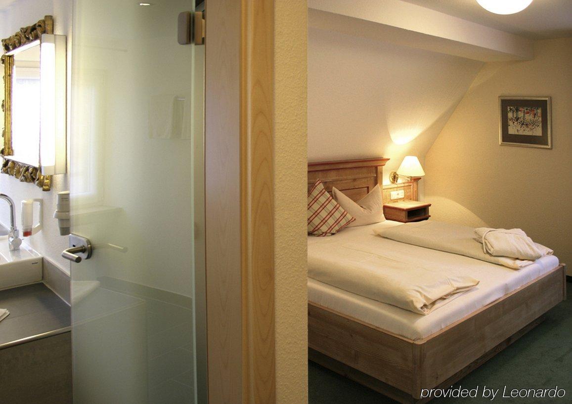 Landhotel 3Kronen Adelsdorf Extérieur photo